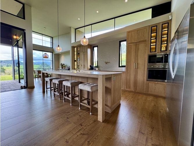 Casa de 3 alcobas en venta en Pantanillo, El Retiro, 333 m² · foto 7 de 20
