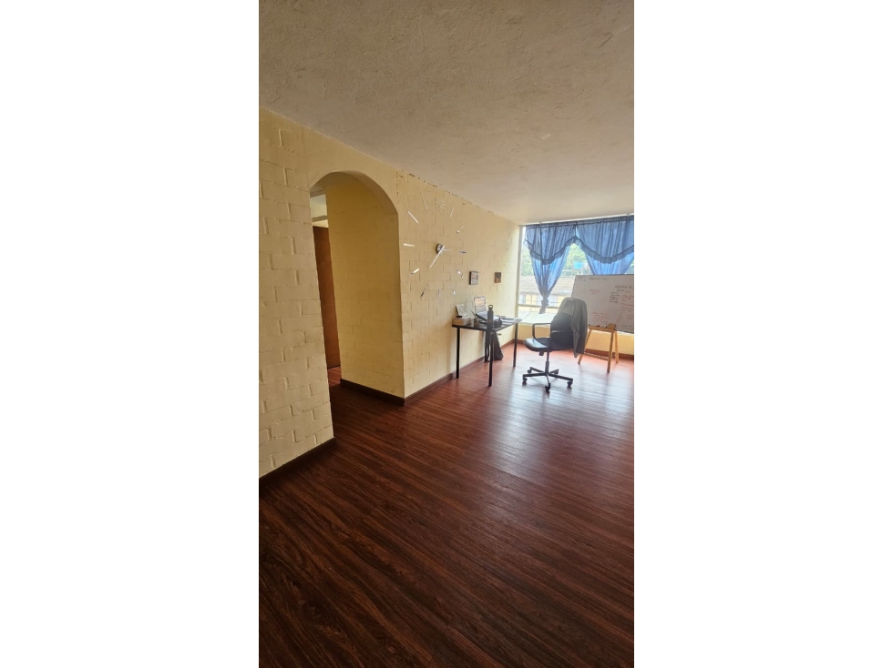 Apartamento en venta en Santa Maria Del Lago, Bogotá · foto 2 de 24
