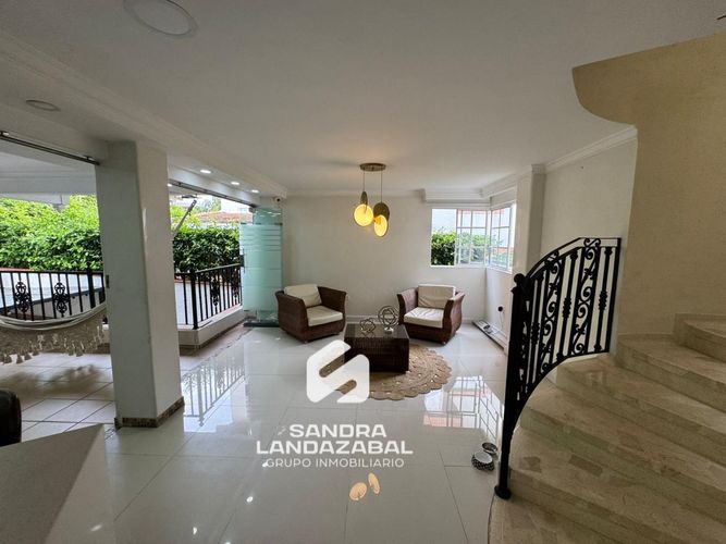 Casa de 4 alcobas en venta en Cañaveral, Floridablanca, 340 m² · foto 2 de 24