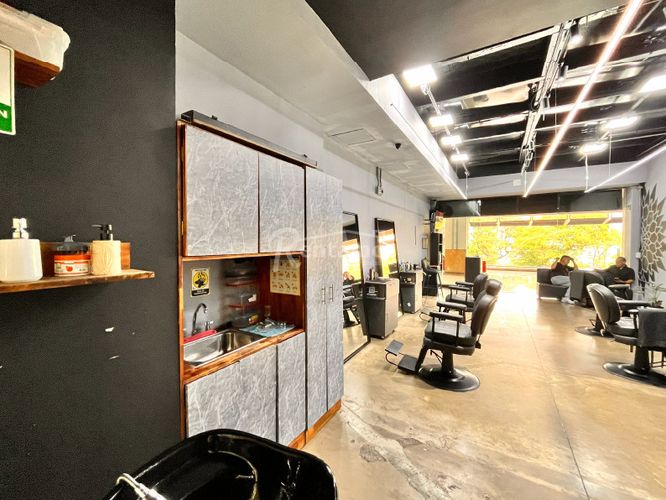 Local en venta en El Tesoro, Medellín, 55 m² · foto 17 de 24