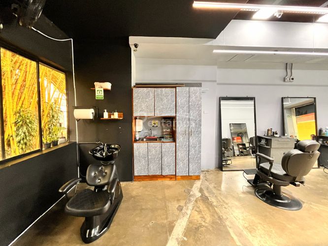 Local en venta en El Tesoro, Medellín, 55 m² · foto 18 de 24