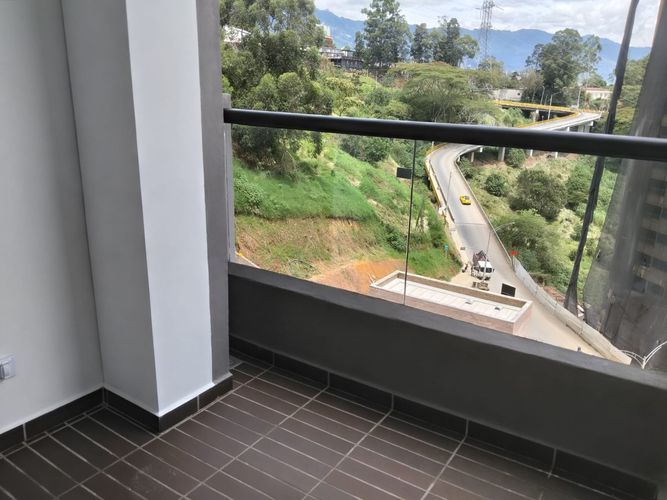 Apartamento de 3 alcobas en venta en El Poblado, Medellín, 76 m² · foto 18 de 20