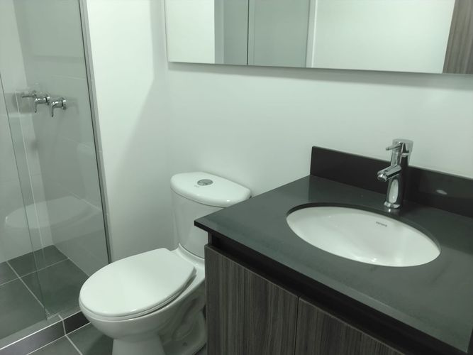 Apartamento de 3 alcobas en venta en El Poblado, Medellín, 76 m² · foto 19 de 20