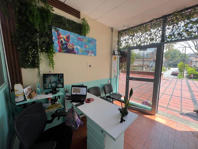 Local en arriendo en Los Colores, Medellín, 35 m² · foto 4 de 20