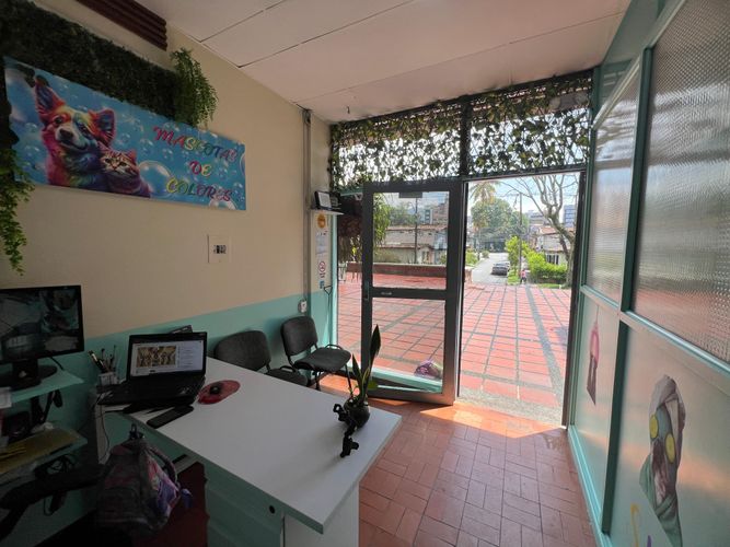 Local en arriendo en Los Colores, Medellín, 35 m² · foto 11 de 20