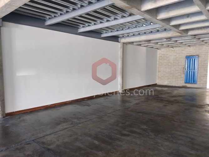 Local en arriendo en Llano Grande, Rionegro, 300 m² · foto 2 de 8