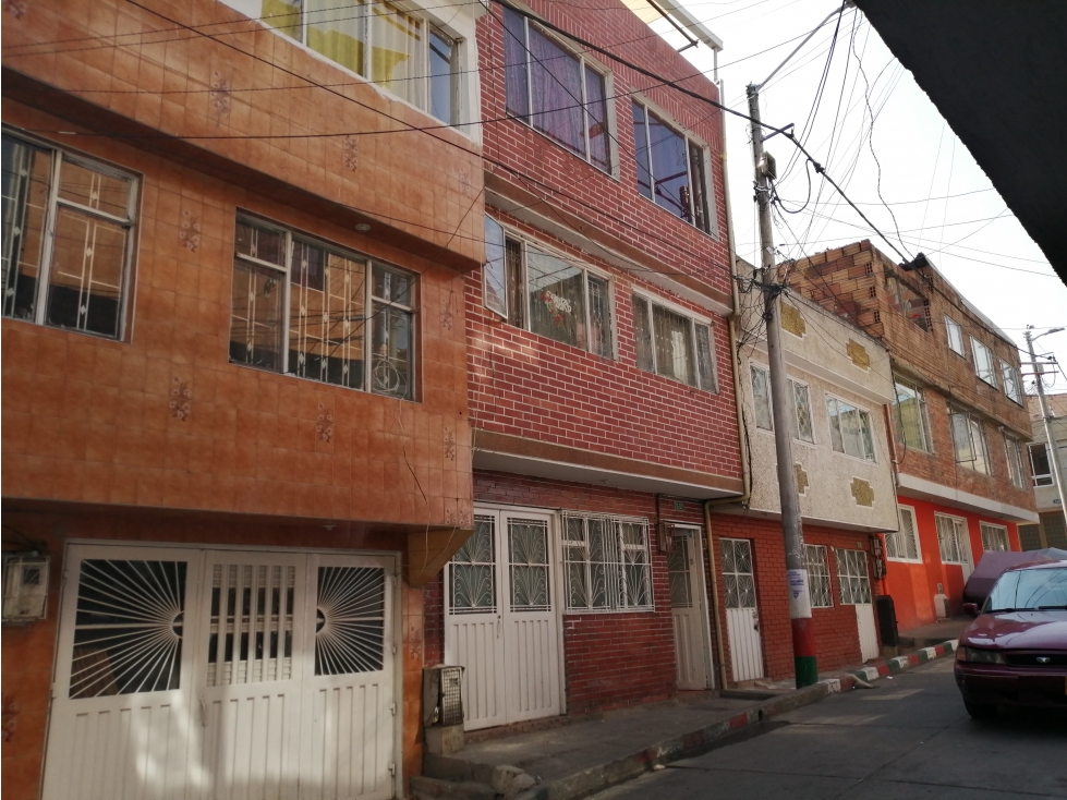 Casa en venta en Santa Librada, Bogotá · foto 11 de 24