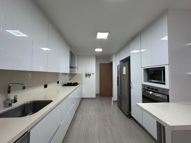 Casa de 3 alcobas en venta en El Poblado, Medellín, 216 m² · foto 5 de 20