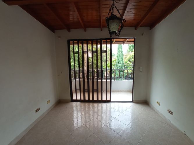 Casa de 5 alcobas en venta en La Florida, Bello, 110 m² · foto 6 de 24