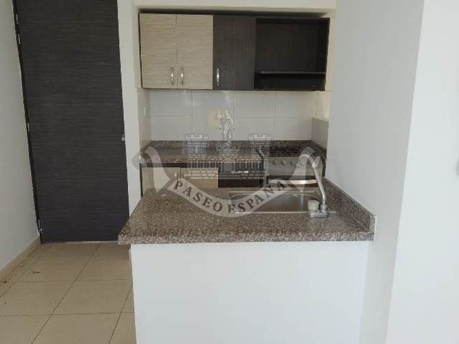 Apartamento de 3 alcobas en venta en Villa Campestre, Girón, 60 m² · foto 2 de 12