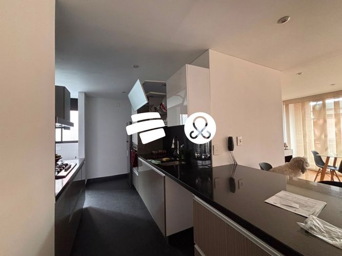 Apartamento de 4 alcobas en venta en Santa Barbara, Bogotá, 115 m² · foto 9 de 24