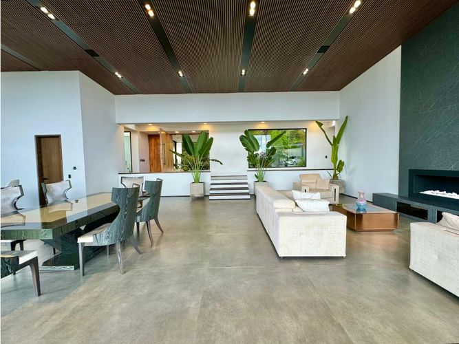 Casa de 5 alcobas en venta en Guayabito, Medellín, 1000 m² · foto 6 de 18