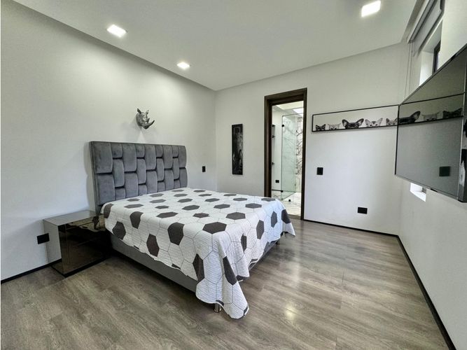 Casa de 5 alcobas en venta en Guayabito, Medellín, 1000 m² · foto 12 de 18