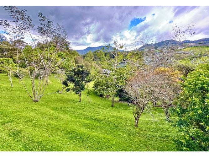 Casa de 5 alcobas en venta en Guayabito, Medellín, 1000 m² · foto 18 de 18