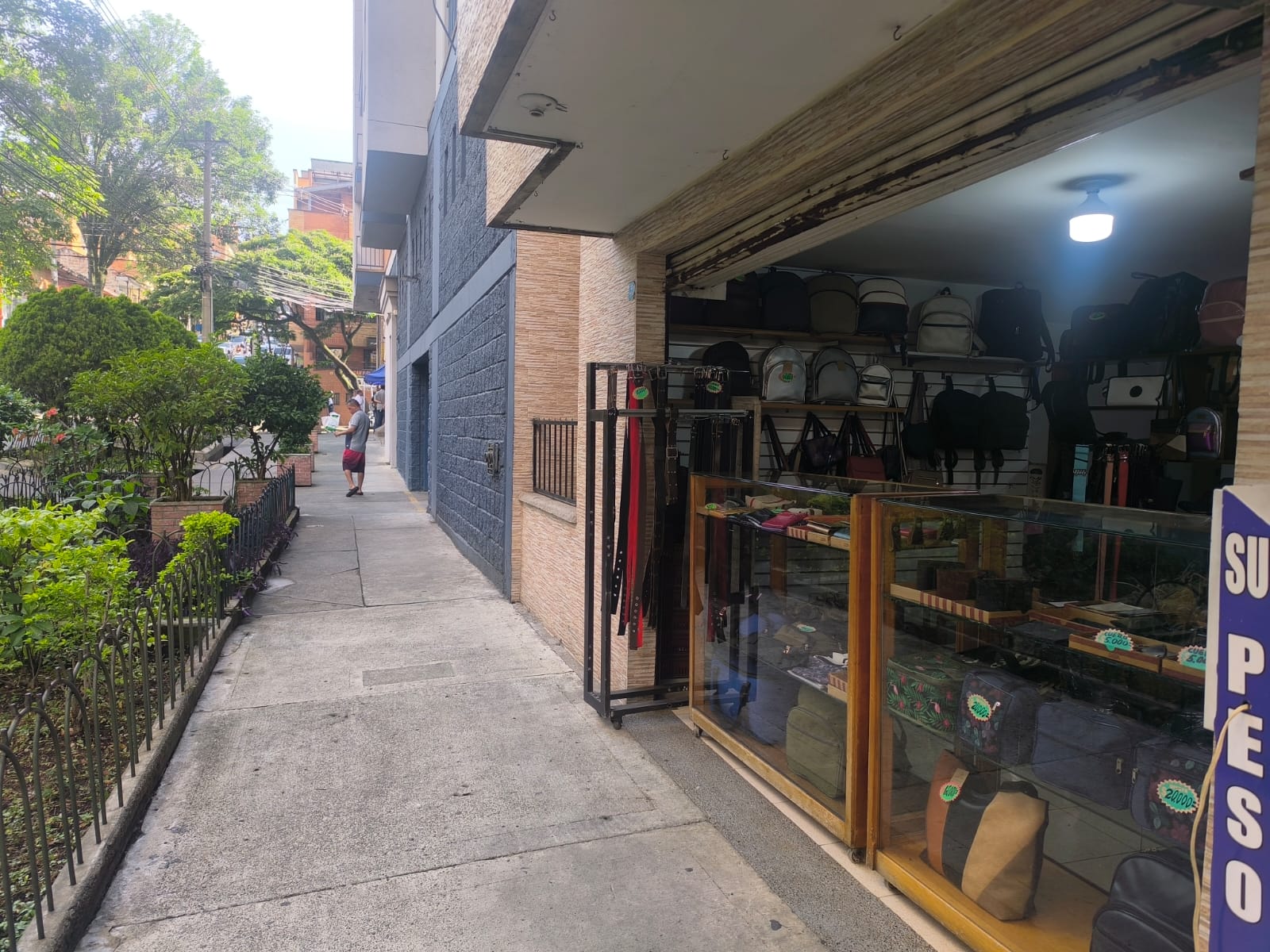 Local comercial en venta en La candelaria, Medellín 2