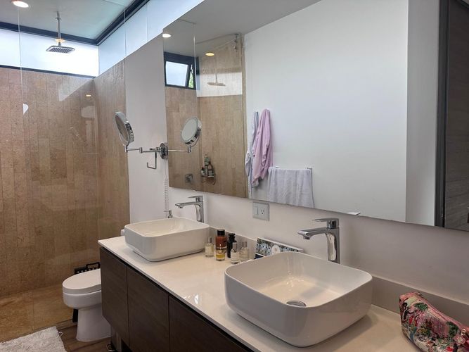 Apartamento de 2 alcobas en arriendo en El Poblado, Medellín, 135 m² · foto 15 de 18
