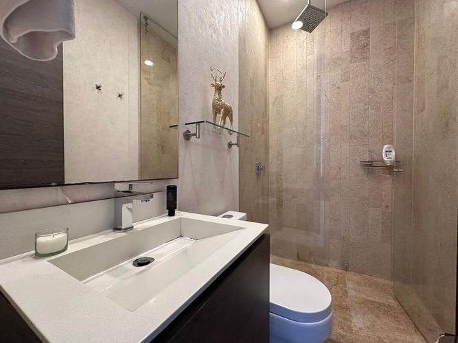 Apartamento de 2 alcobas en arriendo en El Poblado, Medellín, 135 m² · foto 16 de 18