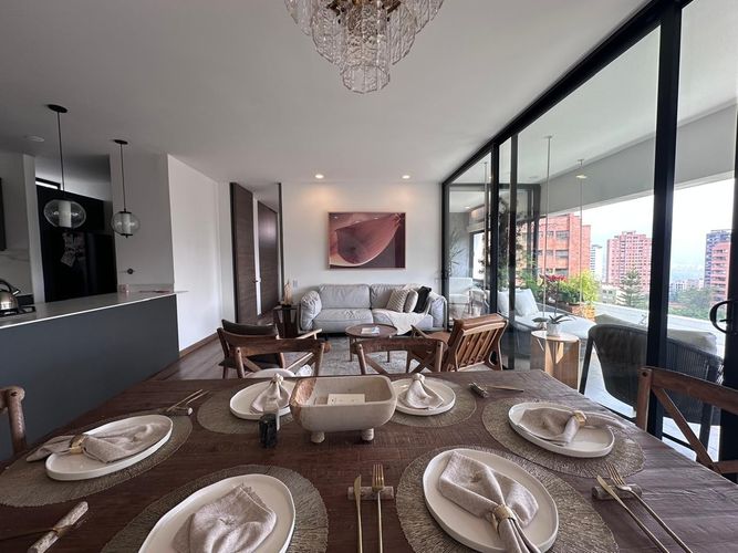 Apartamento de 2 alcobas en arriendo en El Poblado, Medellín, 135 m² · foto 3 de 18