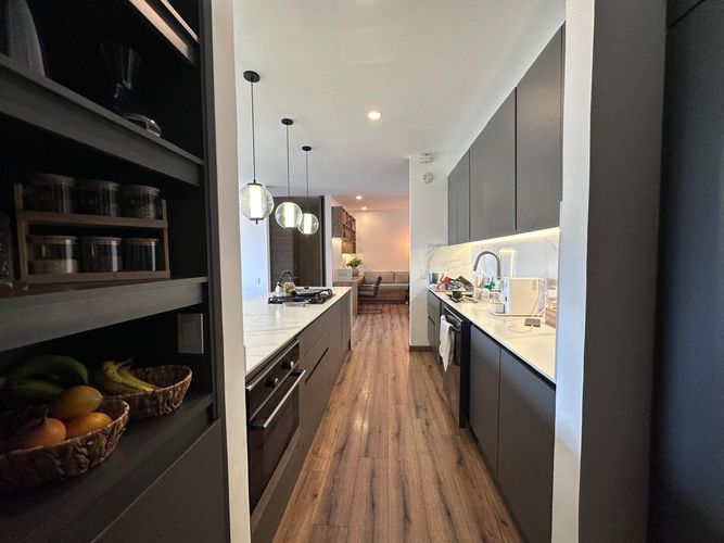 Apartamento de 2 alcobas en arriendo en El Poblado, Medellín, 135 m² · foto 5 de 18