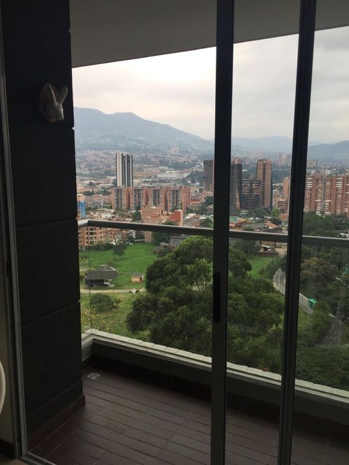 Apartamento de 2 alcobas en venta en Las Lomitas, Sabaneta, 77 m² · foto 18 de 24