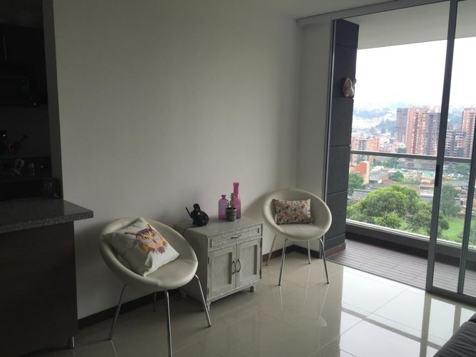 Apartamento de 2 alcobas en venta en Las Lomitas, Sabaneta, 77 m² · foto 3 de 24