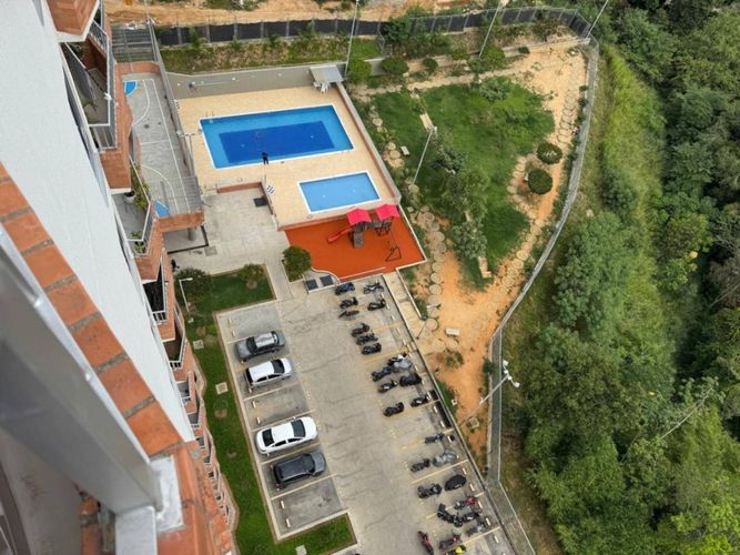 Apartamento de 2 alcobas en venta en La Campiña, Girón, 53 m² · foto 20 de 24