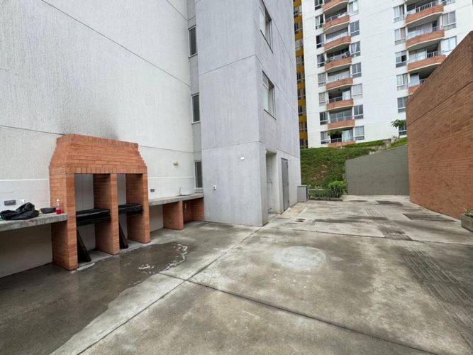 Apartamento de 2 alcobas en venta en La Campiña, Girón, 53 m² · foto 22 de 24