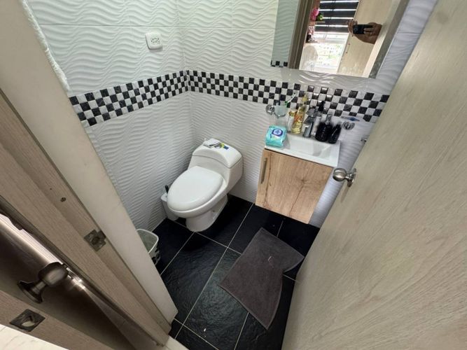 Apartamento de 2 alcobas en venta en La Campiña, Girón, 53 m² · foto 17 de 24