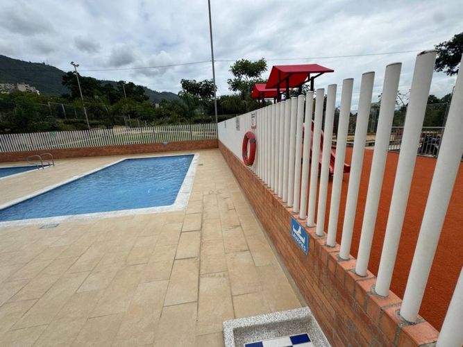 Apartamento de 2 alcobas en venta en La Campiña, Girón, 53 m² · foto 24 de 24