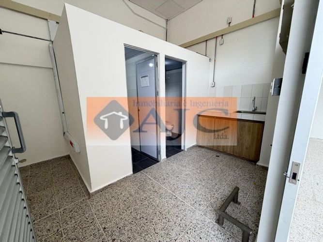 Local en arriendo en Cañaveral, Floridablanca, 240 m² · foto 2 de 10
