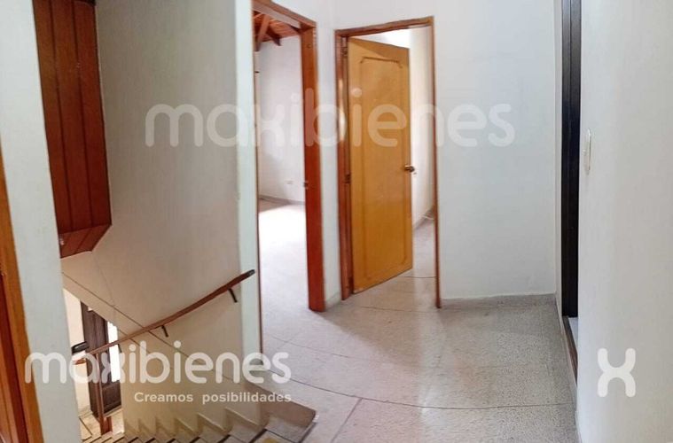 Casa de 6 alcobas en venta en Santa Mónica, Medellín, 136 m² · foto 9 de 15