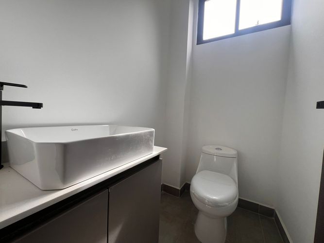 Casa de 3 alcobas en arriendo en Loma Del Chocho, Envigado, 150 m² · foto 14 de 18