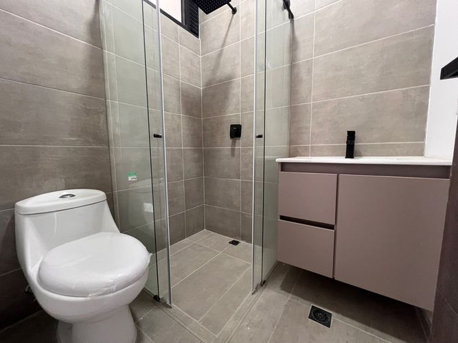 Casa de 3 alcobas en arriendo en Loma Del Chocho, Envigado, 150 m² · foto 16 de 18