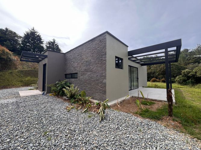 Casa de 3 alcobas en arriendo en Loma Del Chocho, Envigado, 150 m² · foto 18 de 18