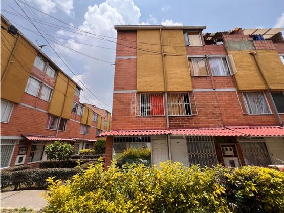 Casa en venta en Fontibon, Bogotá · foto 2 de 13
