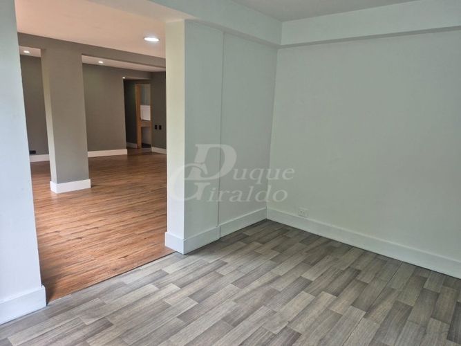 Apartamento de 3 alcobas en arriendo en Loma Del Escobero, Envigado, 200 m² · foto 21 de 21