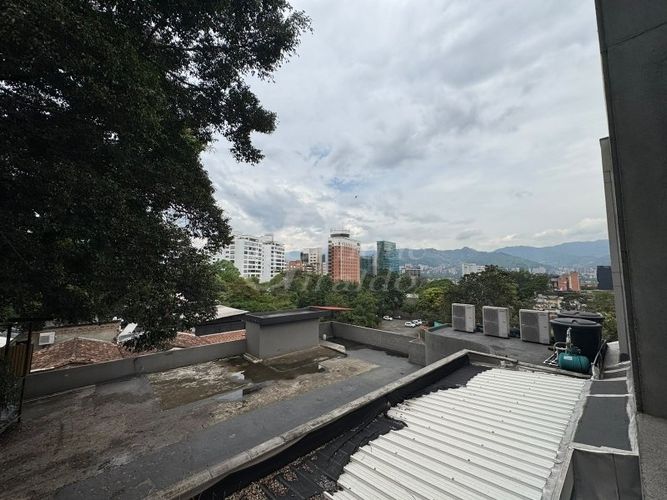 Oficina en arriendo en El Poblado, Medellín, 115 m² · foto 4 de 9