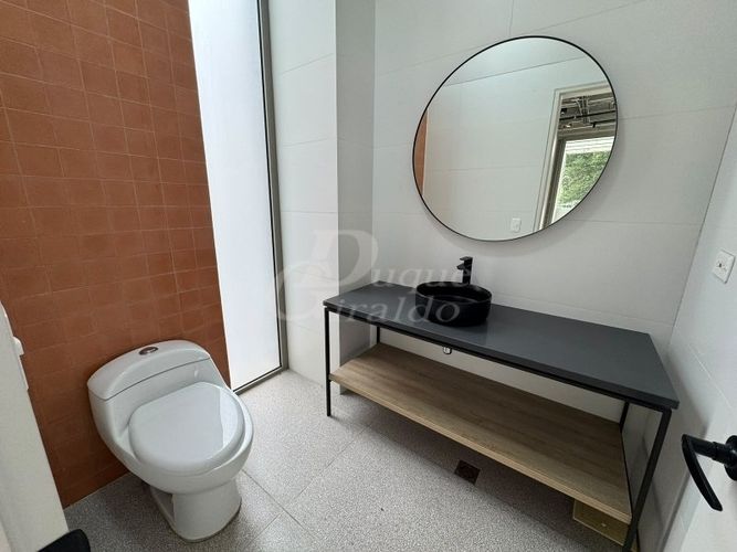 Oficina en arriendo en El Poblado, Medellín, 115 m² · foto 5 de 9