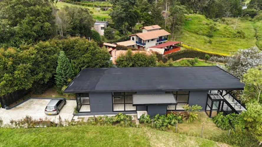 Casa de 4 alcobas en venta en Aeropuerto, Rionegro, 340 m² · foto 2 de 24