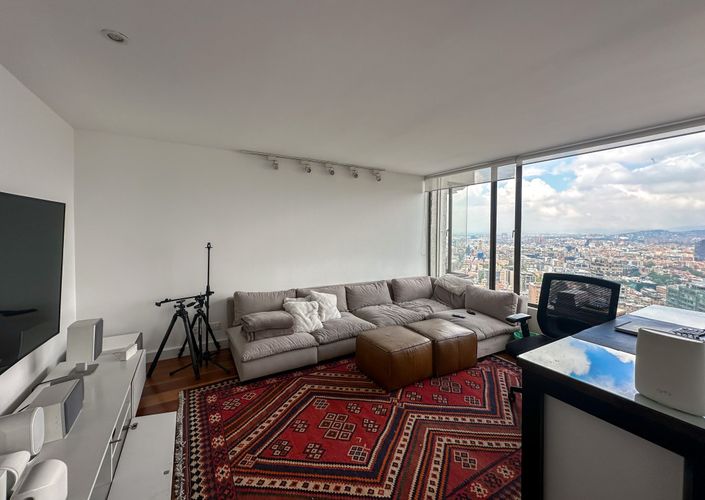 Apartamento de 3 alcobas en venta en El Refugio, Bogotá, 173 m² · foto 5 de 22