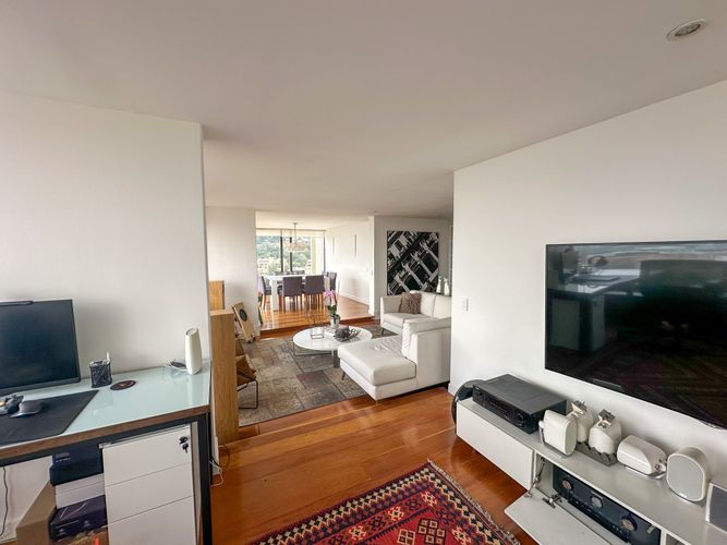 Apartamento de 3 alcobas en venta en El Refugio, Bogotá, 173 m² · foto 6 de 22