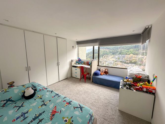 Apartamento de 3 alcobas en venta en El Refugio, Bogotá, 173 m² · foto 11 de 22