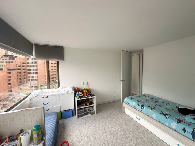 Apartamento de 3 alcobas en venta en El Refugio, Bogotá, 173 m² · foto 12 de 22