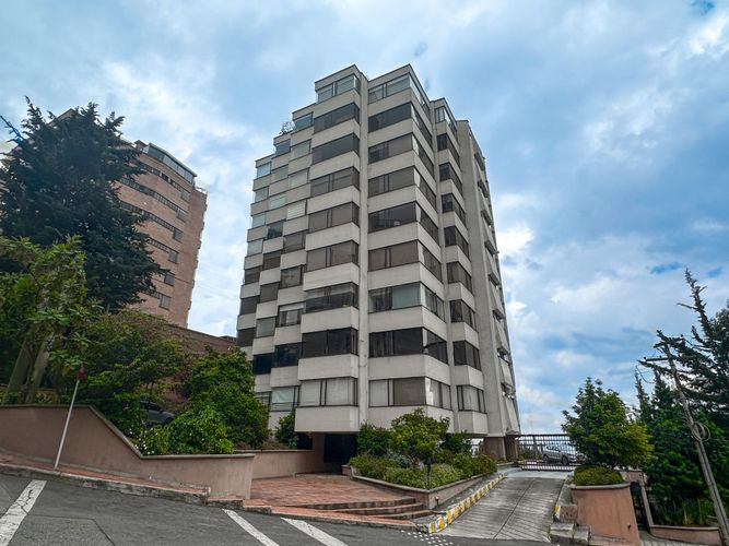 Apartamento de 3 alcobas en venta en El Refugio, Bogotá, 173 m² · foto 21 de 22