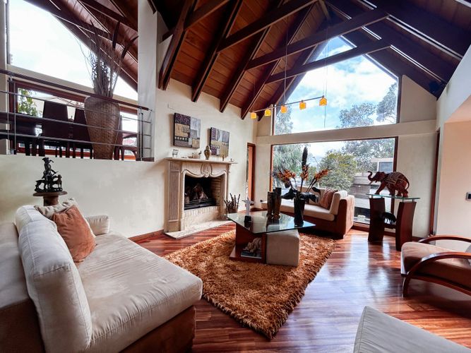 Casa de 4 alcobas en venta en Bosque De Pinos, Bogotá, 650 m² · foto 3 de 17