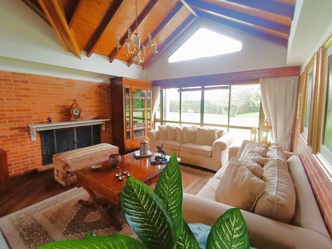 Casa de 4 alcobas en venta en San Jorge, Mosquera, 416 m² · foto 3 de 24
