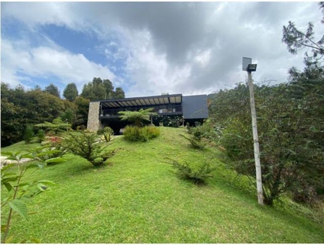 Casa de 2 alcobas en venta en El Porvenir, Rionegro, 209 m² · foto 2 de 14