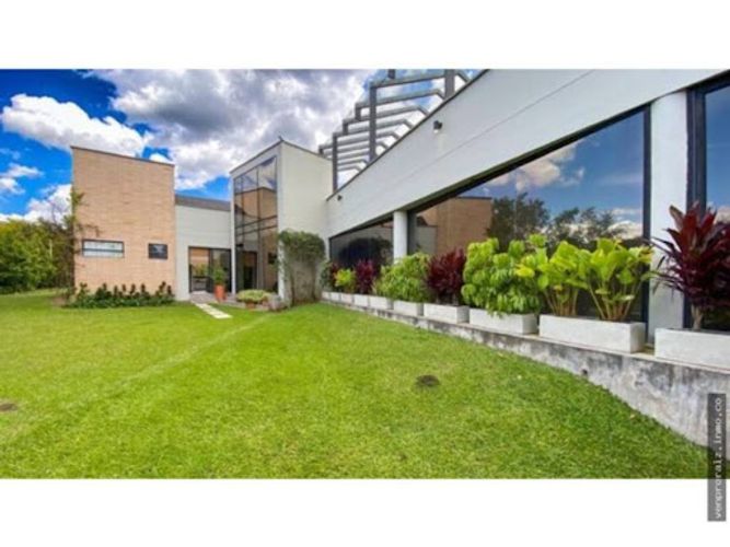 Casa de 8 alcobas en arriendo en El Porvenir, Rionegro, 450 m² · foto 4 de 18