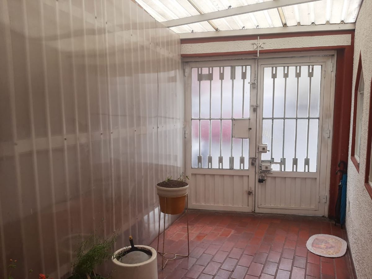 Casa en venta en Engativá, Bogotá · foto 3 de 24