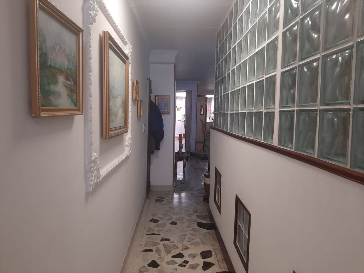 Casa en venta en Engativá, Bogotá · foto 4 de 24